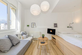 Joli appartement - wifi - Vallier Catane